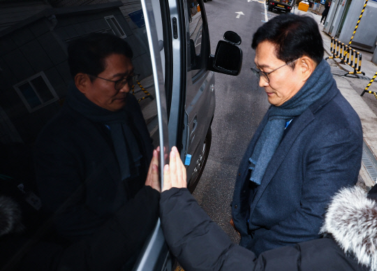 법원 떠나는 송영길 전 대표/연합뉴스